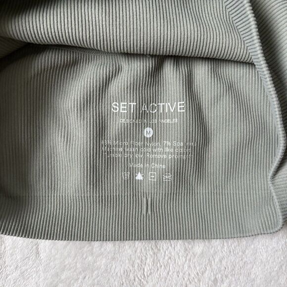 Set Active Set Womens Size Medium Sage Green Leggings Athletic Workout Set Gym - Picture 3 of 6
